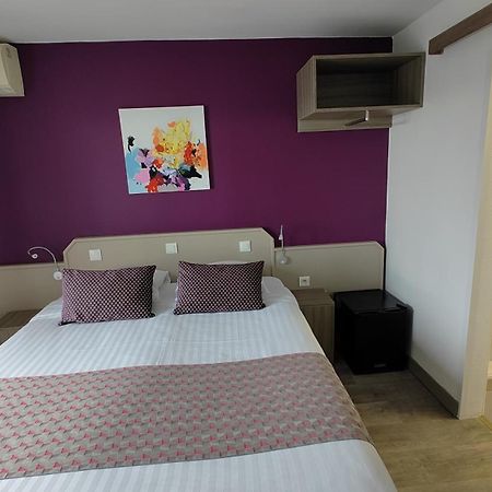 Logis Hotel Les Bleuets Royan Exterior foto